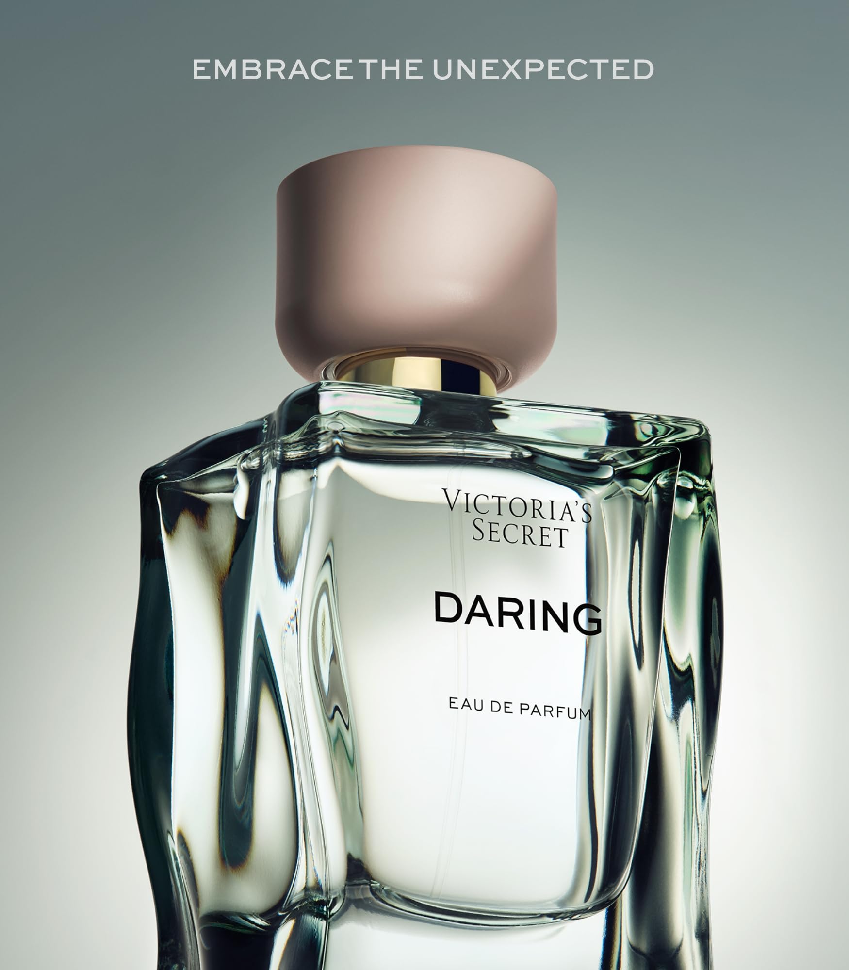 Victoria's Secret Daring — Notes bergamotées et ambre boisée pour un parfum élégant.
