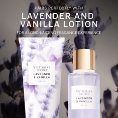 Application quotidienne de la lotion Lavande Vanille, parfum doux et relaxant.
