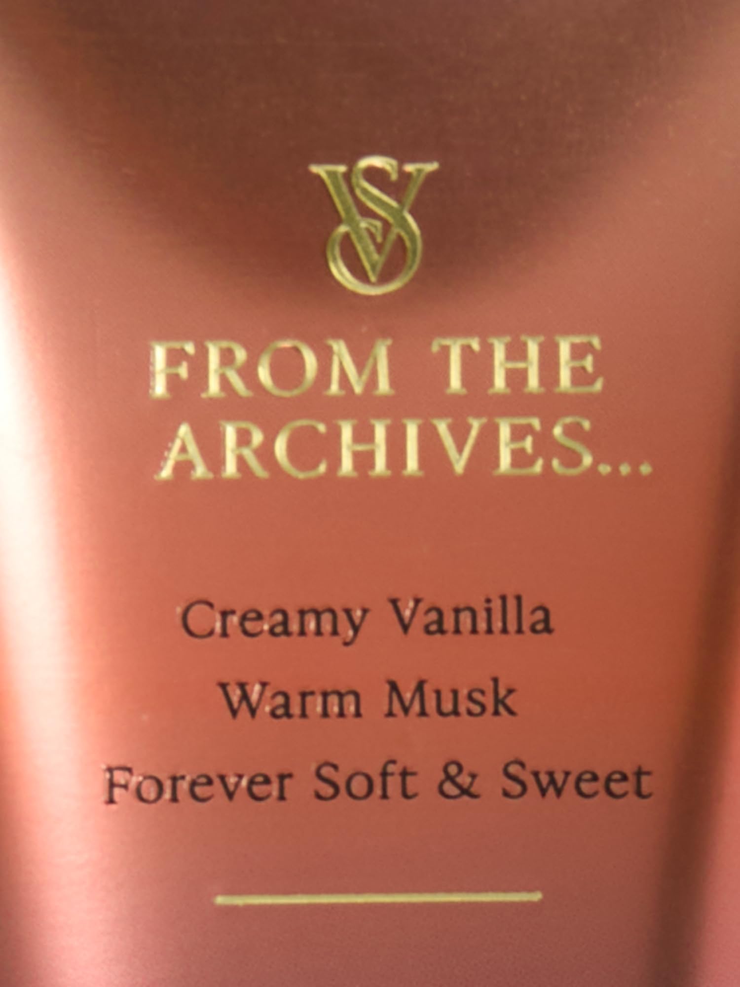 Victoria's Secret Vanilla Lace - emballage élégant, expérience sensorielle gourmande.