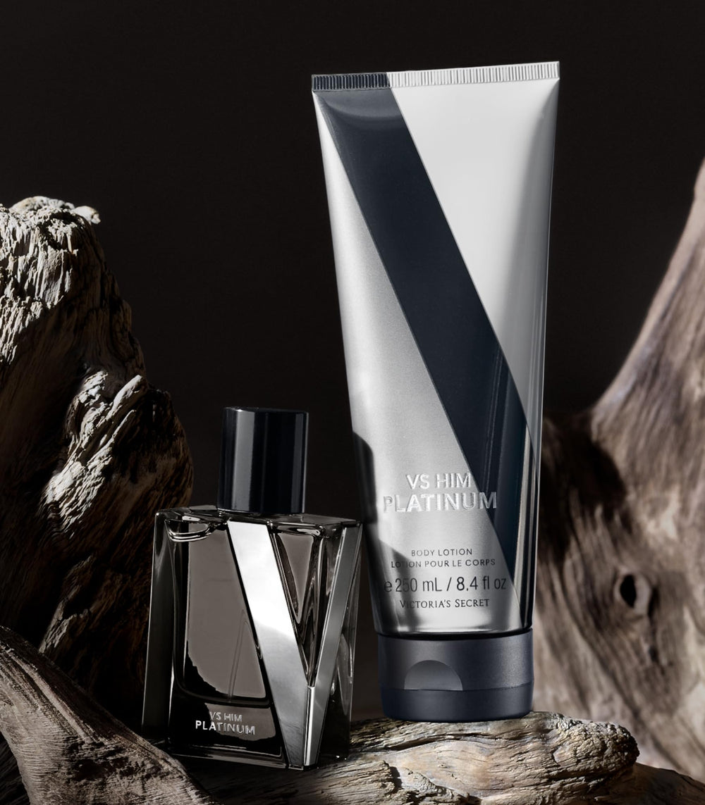 Parfum subtil de Victoria's Secret VS Him Platinum, sillage léger.
