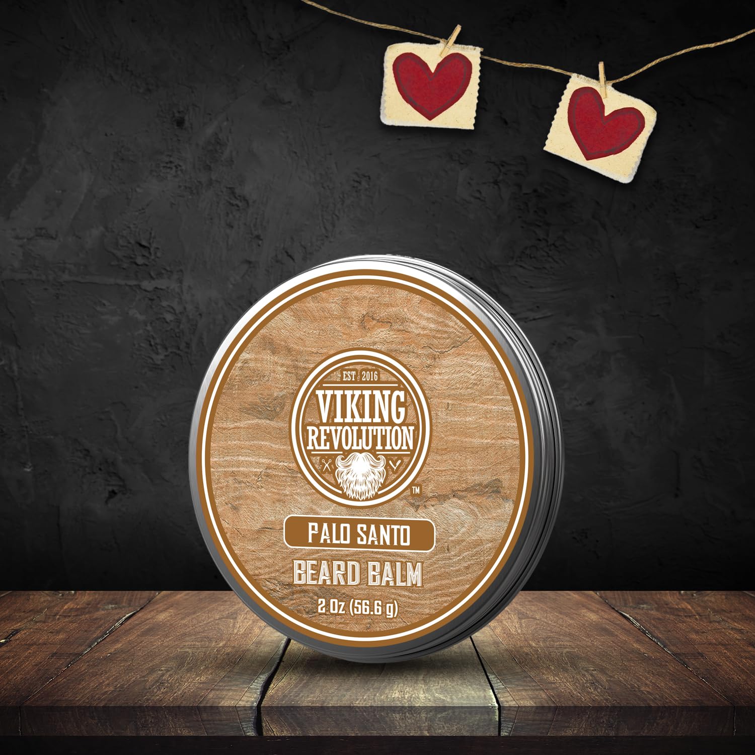 Texture onctueuse du baume barbe Palo Santo, discipline les poils.