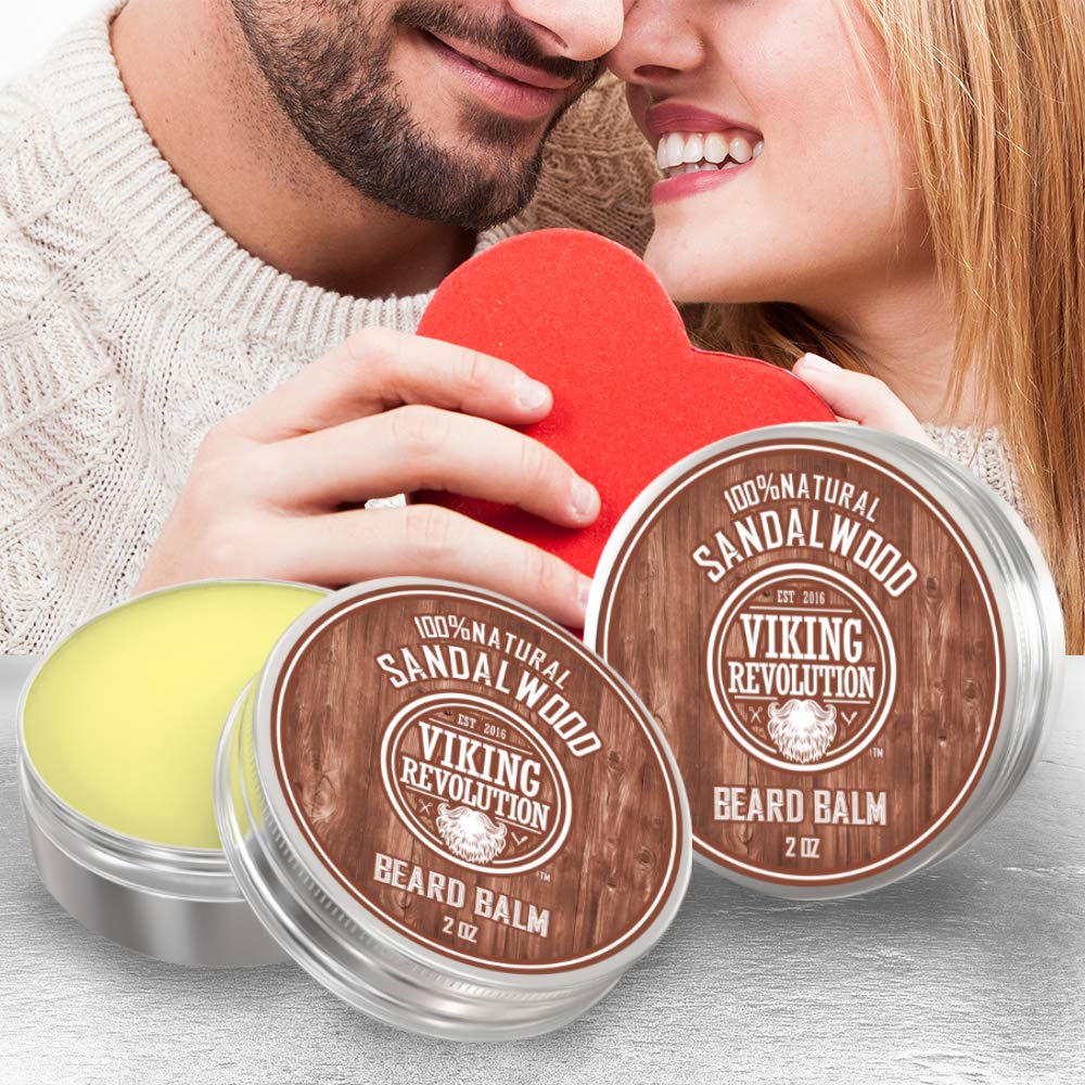 Application rapide du baume barbe santal pour une barbe douce et maîtrisée.