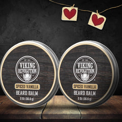 Texture crèmeuse du baume barbe Viking Revolution facilitant le coiffage quotidien.