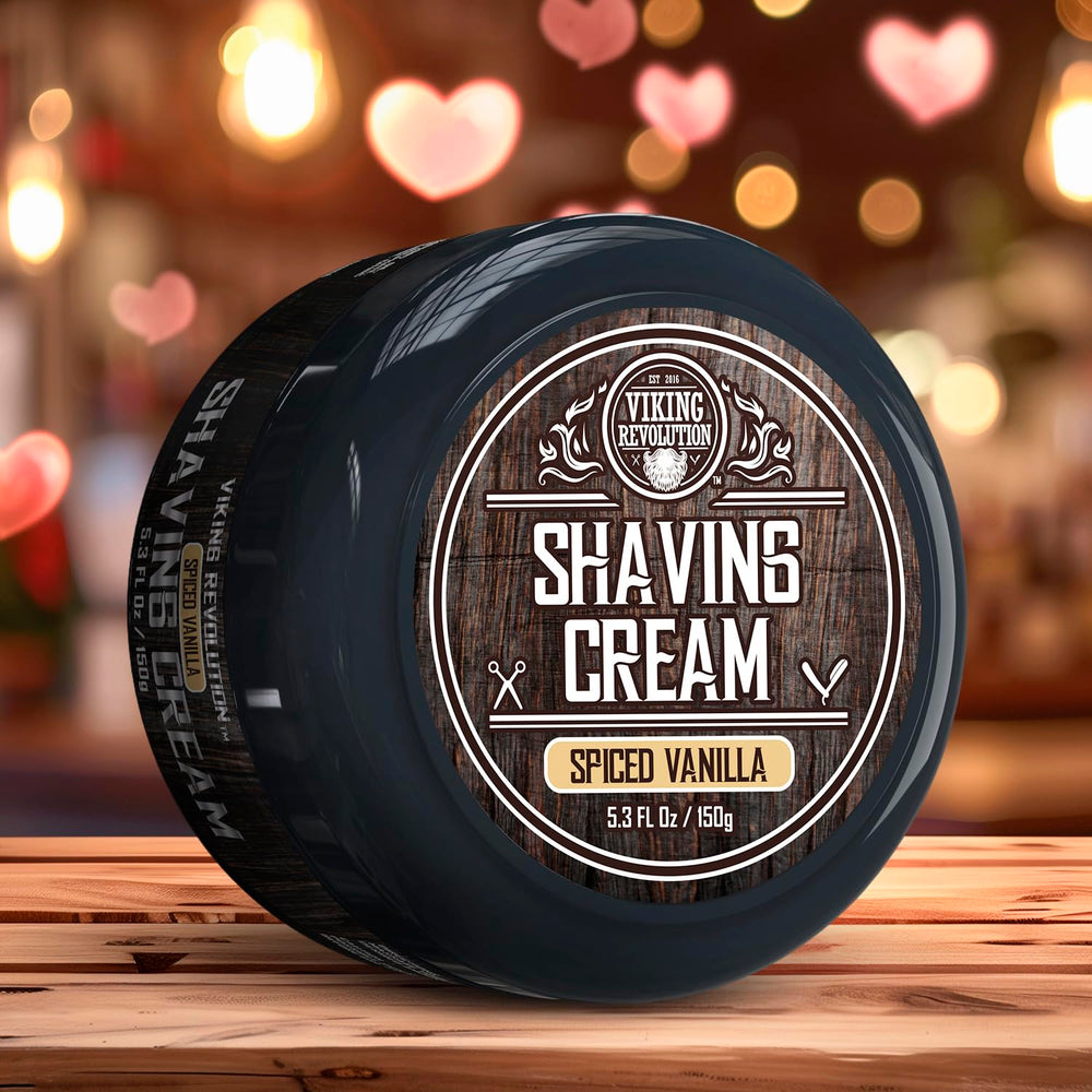 Viking Revolution mousse riche couvrant les poils pour un rasage précis.