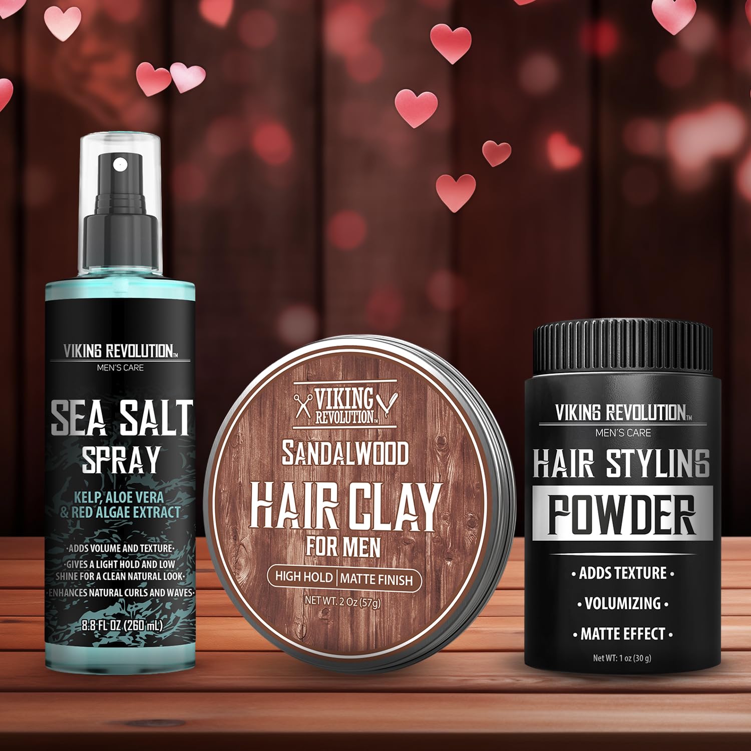 Pâte coiffante mate Viking Revolution à la senteur santal, tenue flexible sans brillance.