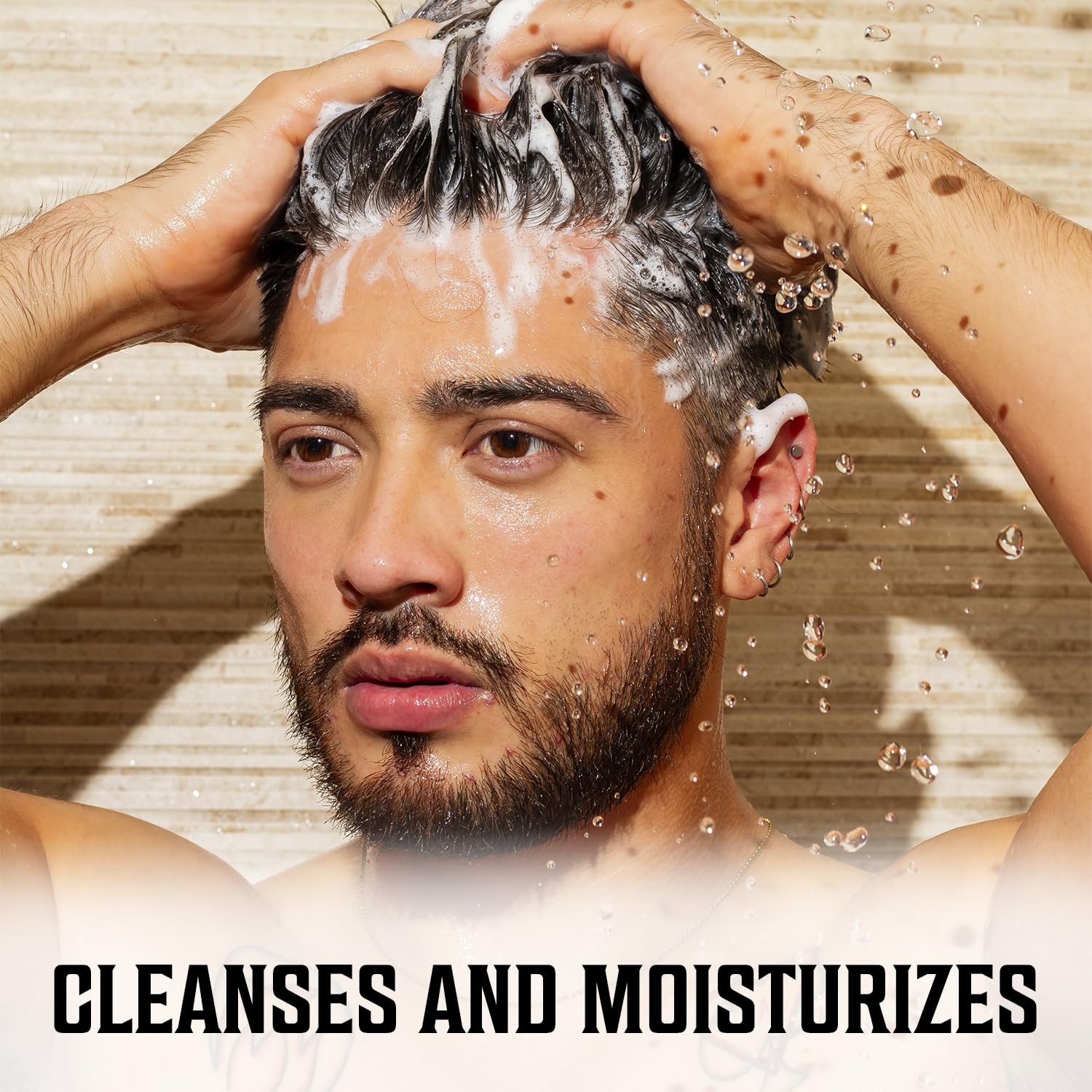 Distributeur pompe pratique sur le shampoing pour une application rapide.