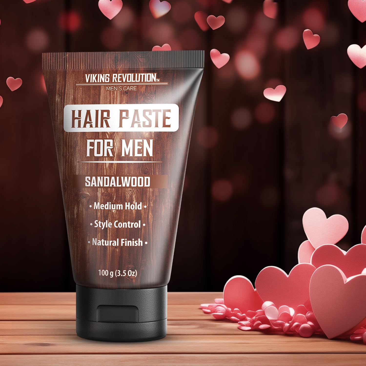 Pâte Cheveux Viking Revolution – texture détaillée montrant le contrôle léger.