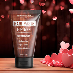 Pâte Cheveux Viking Revolution – texture détaillée montrant le contrôle léger.