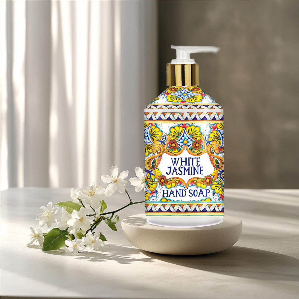 Villa Flora: détail pompe dorée, utilisation aisée et look premium.