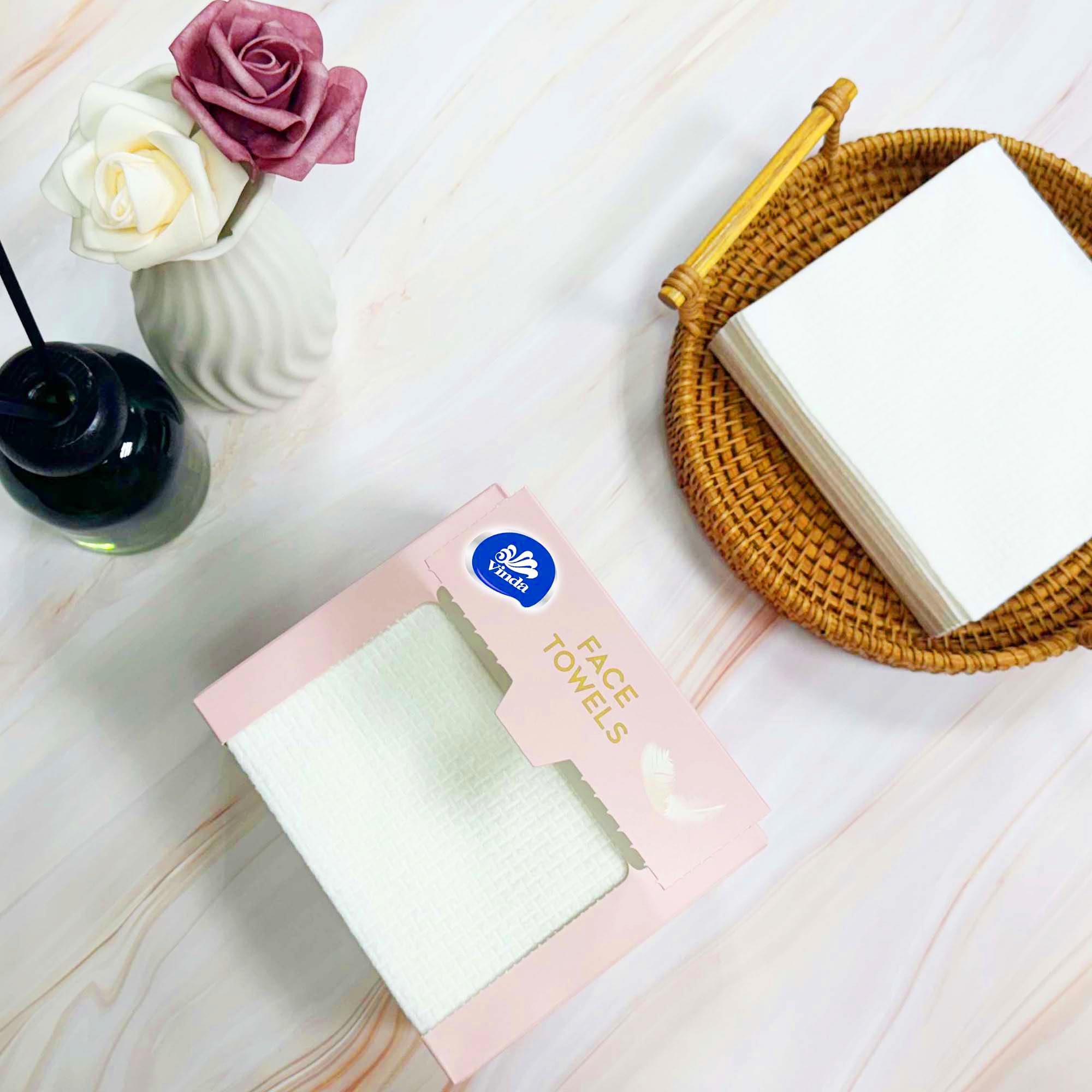 Nettoyage des outils beauté avec douceur et rapidité grâce à Vinda.
