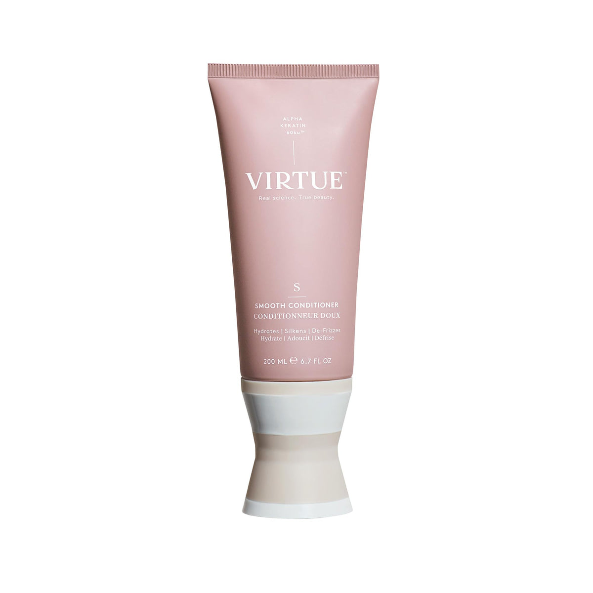 VIRTUE Smooth Conditioner sur la bouteille, promet un lissage sans frisottis.