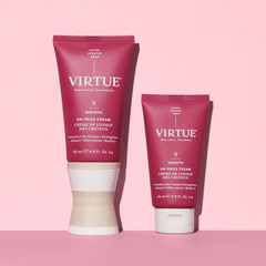 Virtue Un-Frizz Crème: cheveux humides avec brillance légère après usage.