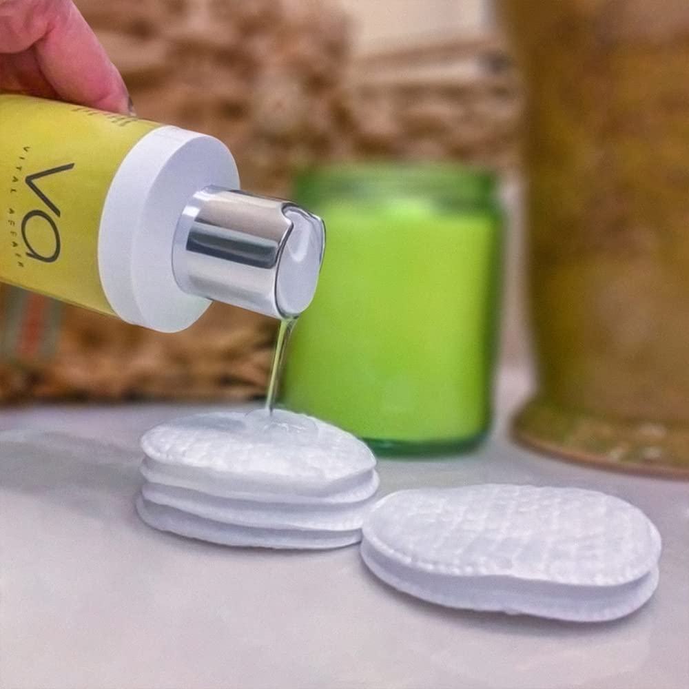 Vital Affair tonique prépare la peau pour les soins suivants.