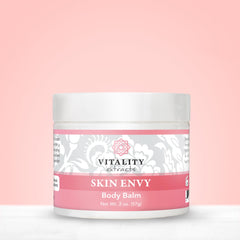 Application douce de Vitality Skin Envy Balm sur les mains et le visage
