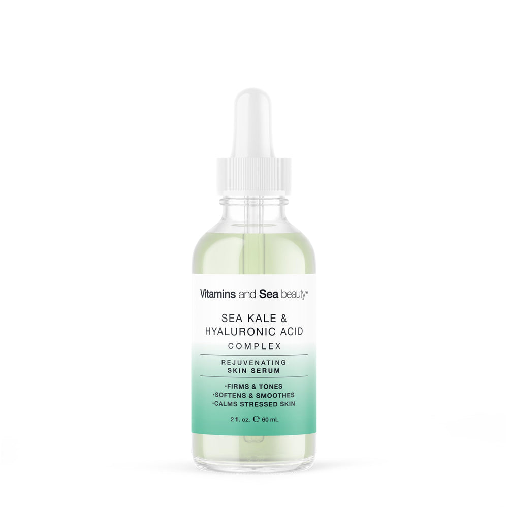 Sérum VITAMINS AND SEA BEAUTY – flacon clair montrant une hydratation intense