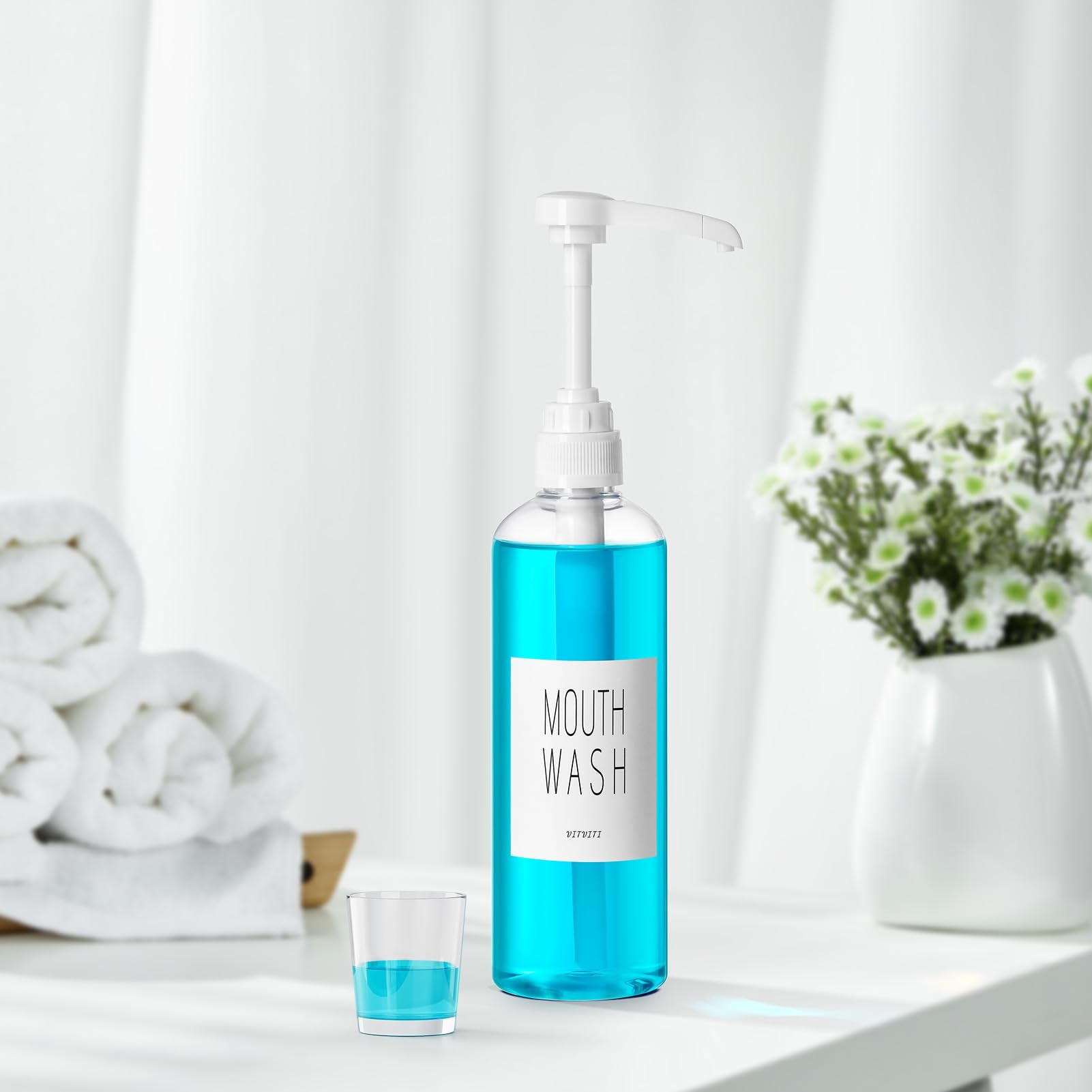 Vitviti design élégant s'intègre à une salle de bains moderne.