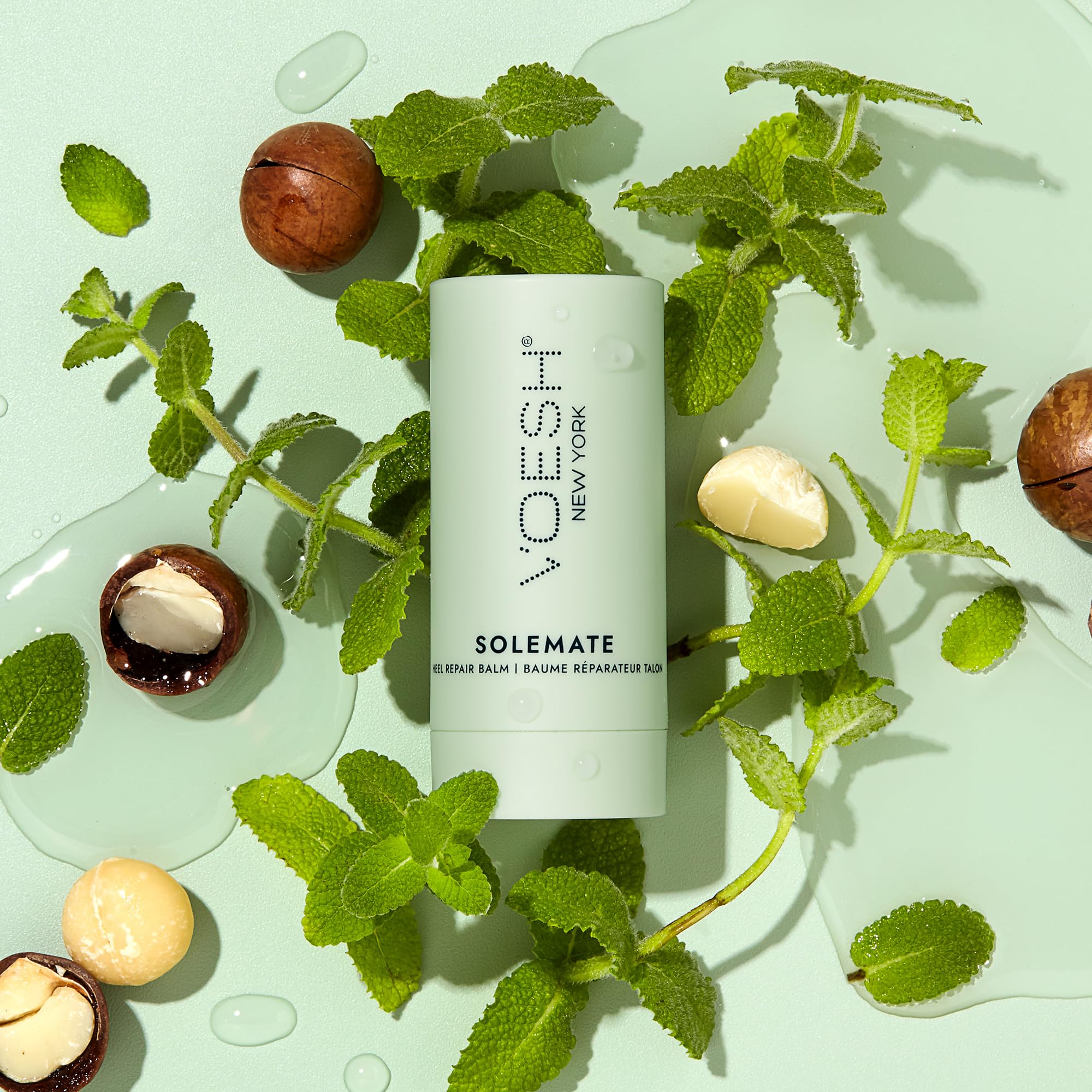 VOESH Solemate texture nourrissante pour pieds lisses après application.
