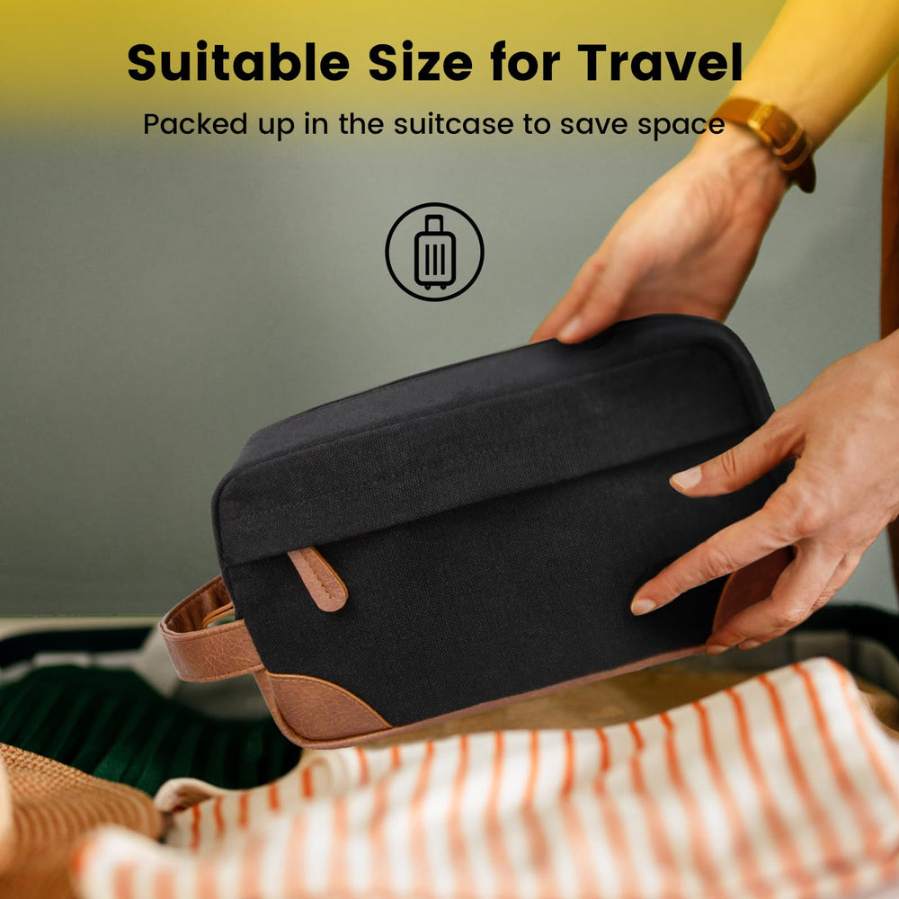Vorspack sac de toilettes au format compact, facile à glisser dans une valise.