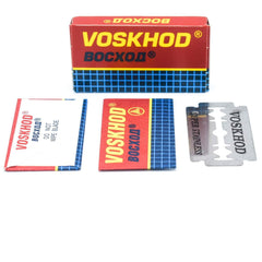 Voskhod 100 lames double-tranchant dans emballage, prêt à durer pour des rasages réguliers.