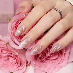 VSALON Ongles adhésifs courts amande nude, finition élégante et naturelle.