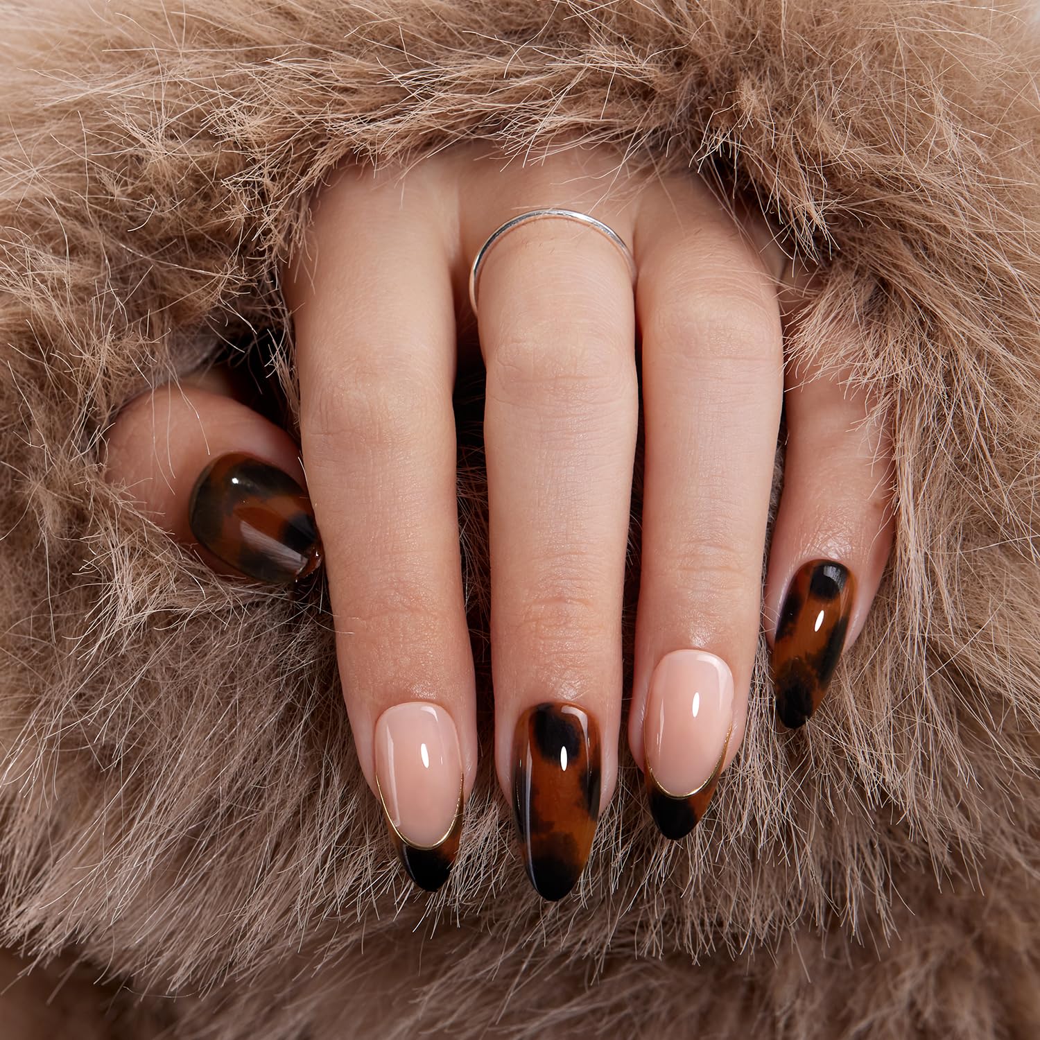 VSALON: ongles avec extrémité française pour une finition nette