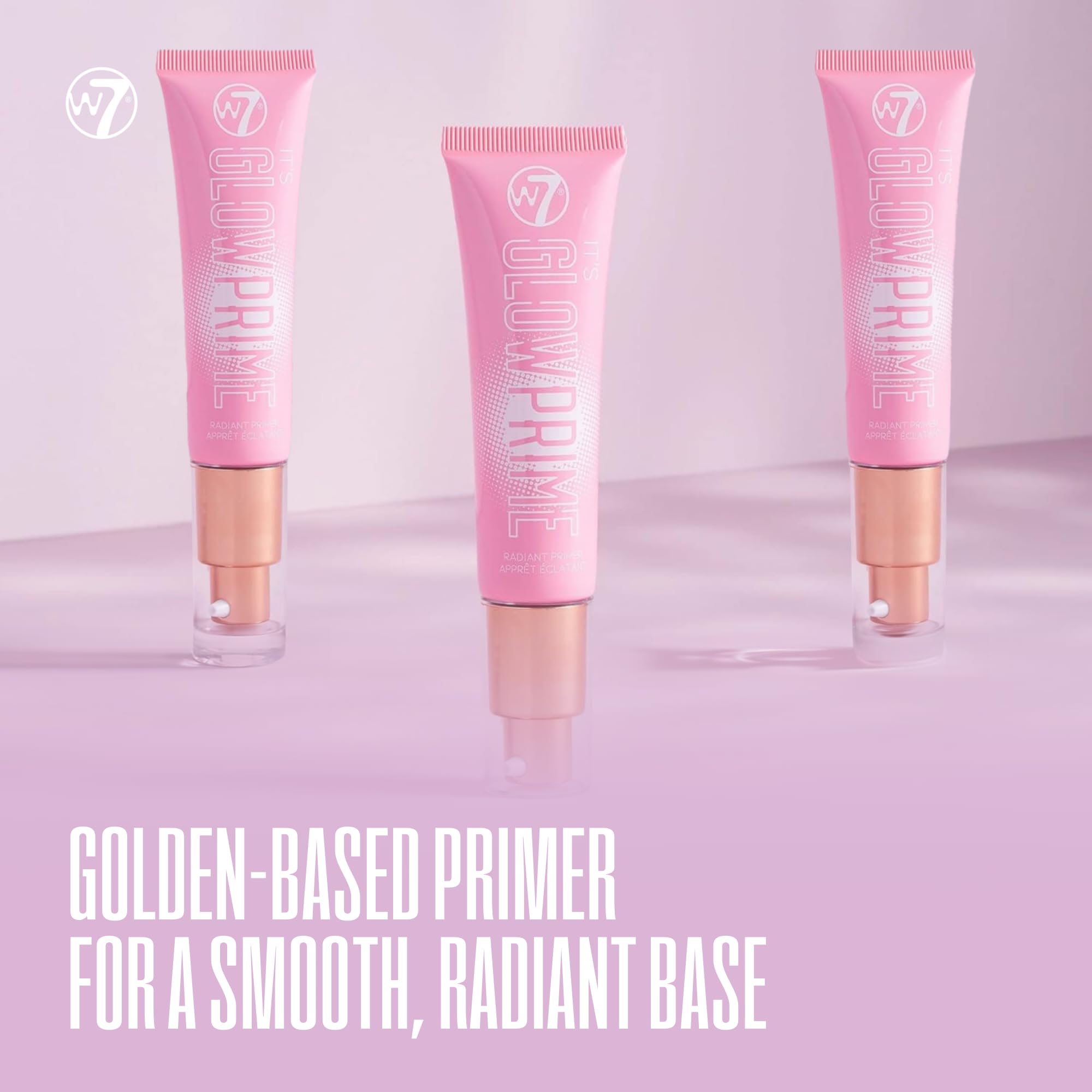 W7 – application du primer pour une peau lisse et prête.