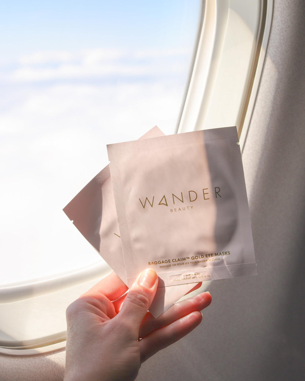 Pack deux patchs Wander Beauty Baggage Claim pour une routine rapide.