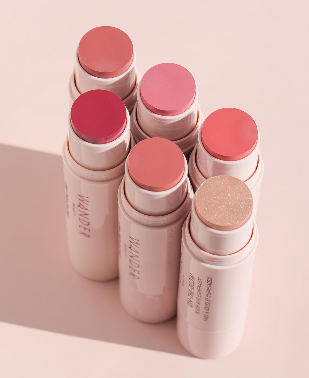 Wander Beauty On-the-Glow packaging éclat-nude, format nomade pratique en voyage.