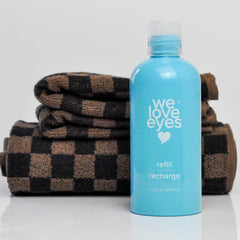 We Love Eyes nettoyant mousse paupières arbre à thé apaisant après une longue journée.