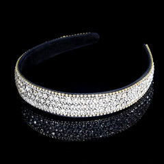 Bandeau Wecoe argenté avec cristaux brillants pour un look chic au quotidien.