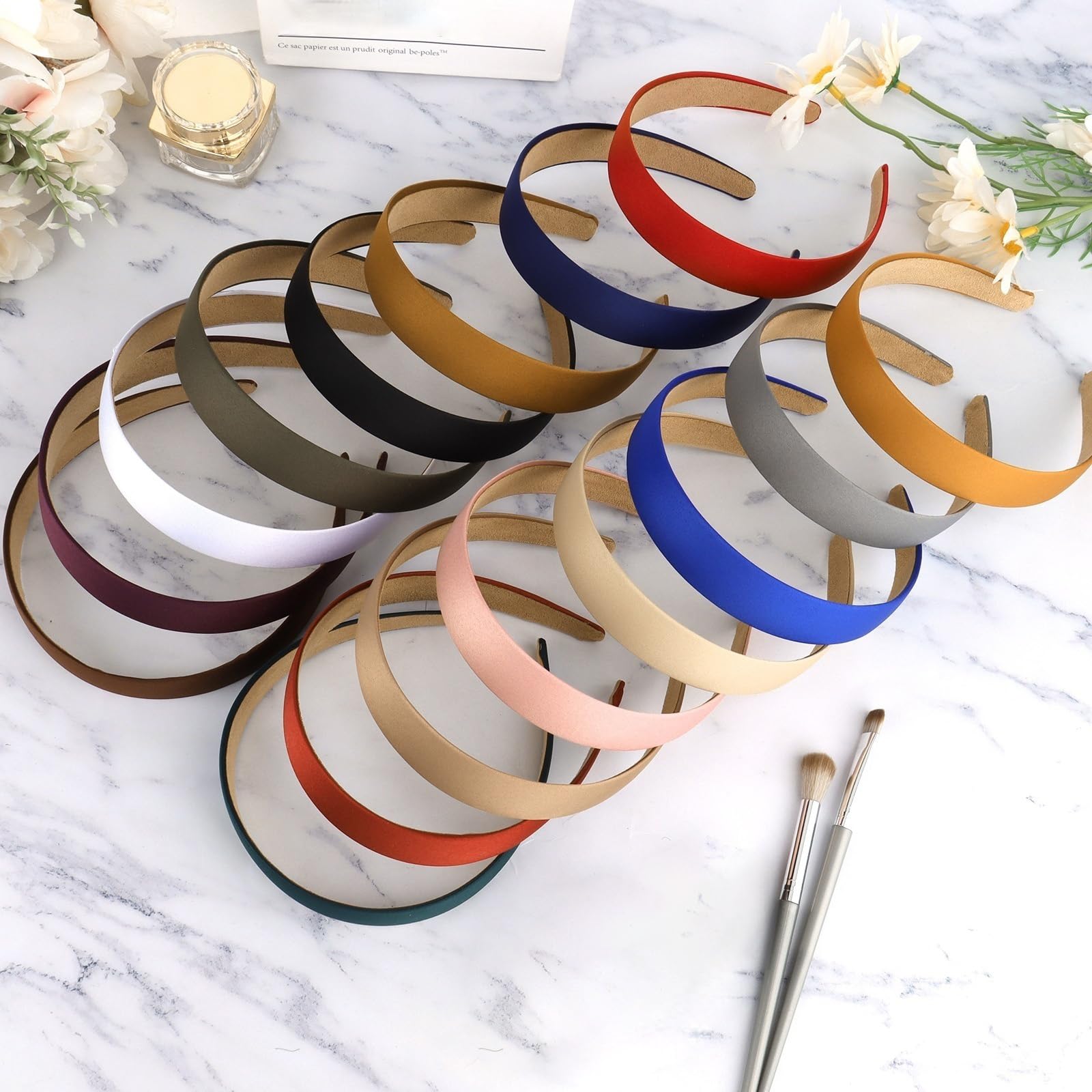 Accessoire cheveux Wecoe polyvalent et facile à assortir.