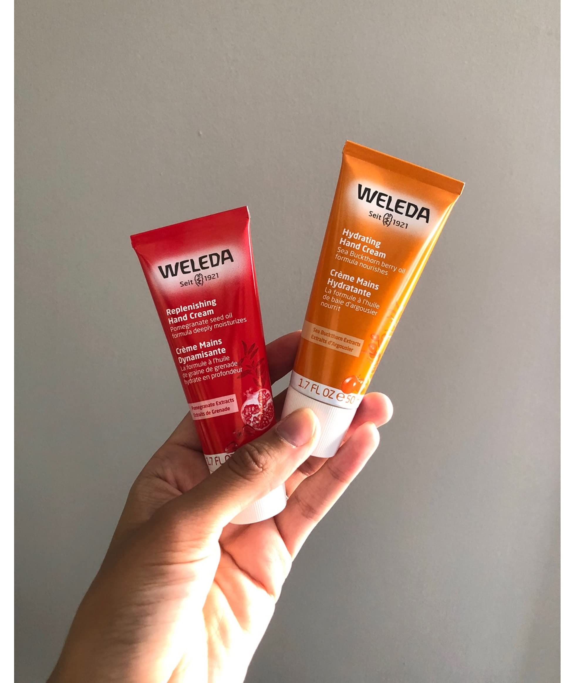Bouteille Weleda Crème Mains Régénérante présentée avec soin