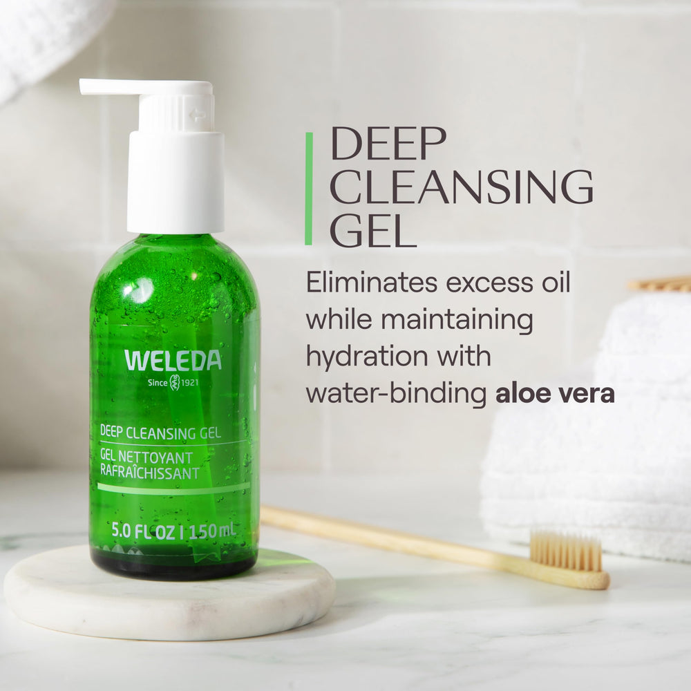 Weleda Gel Nettoyant Profond, hamamélis et eau purifient en douceur.