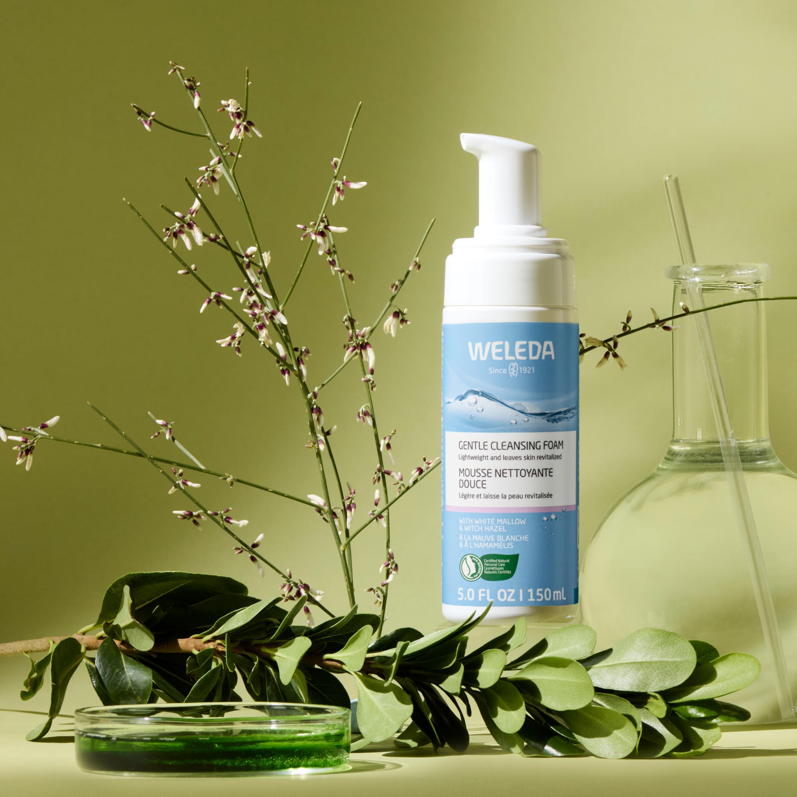 Weleda Mousse Nettoyante Visage – adaptée aux peaux normales à mixtes.