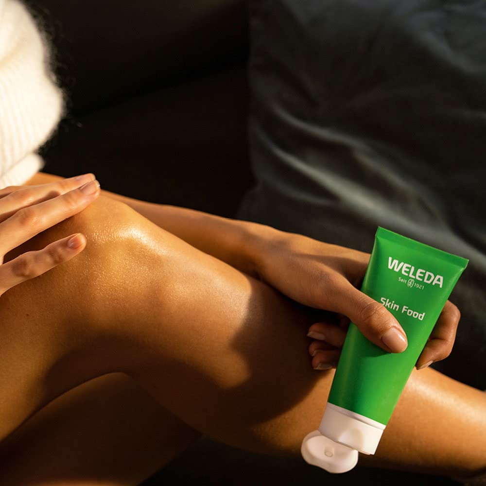 Visage et corps bénéficient d'une hydratation avec Weleda Skin Food