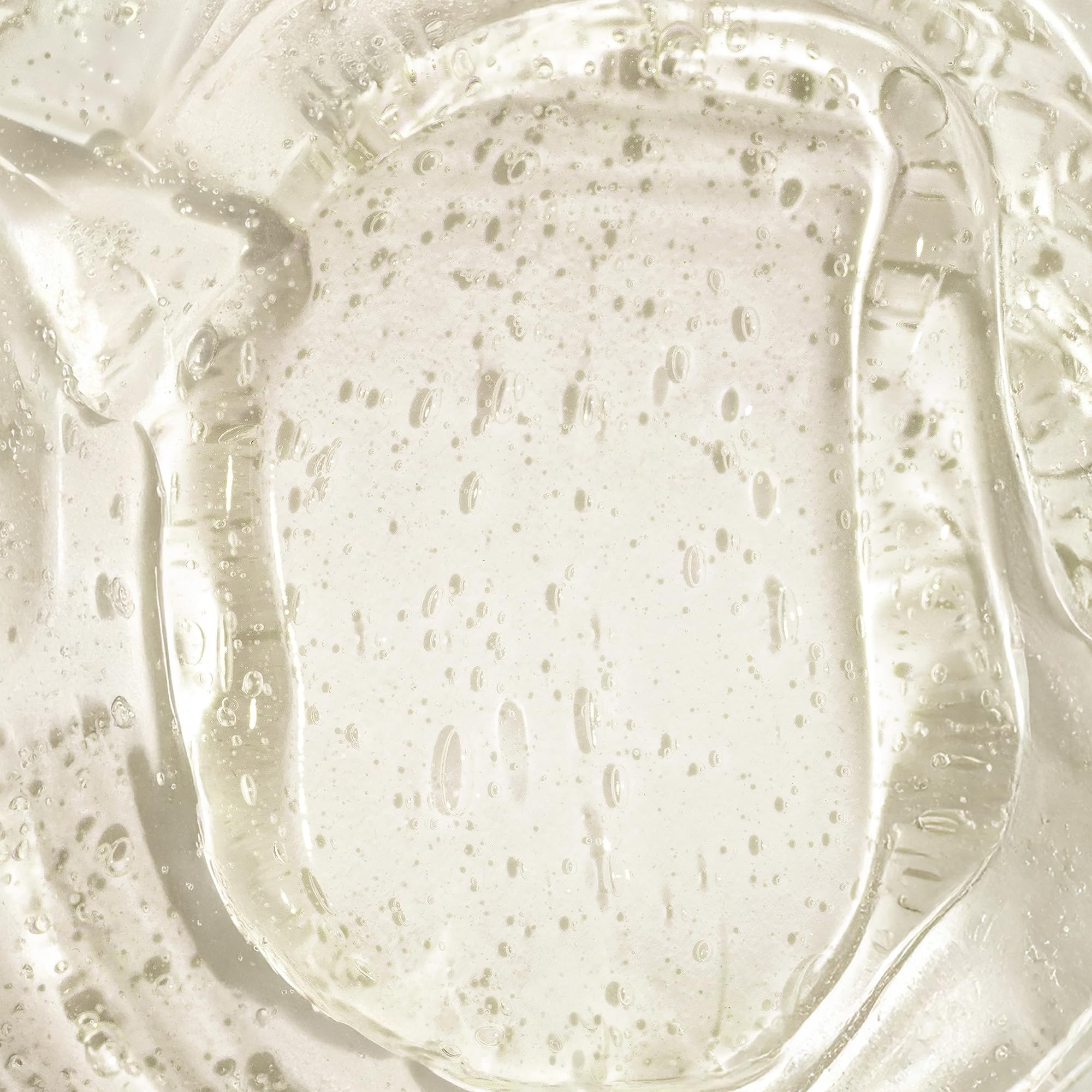 Texture crèmeuse du Gelée Detox Shampoo pour une application douce