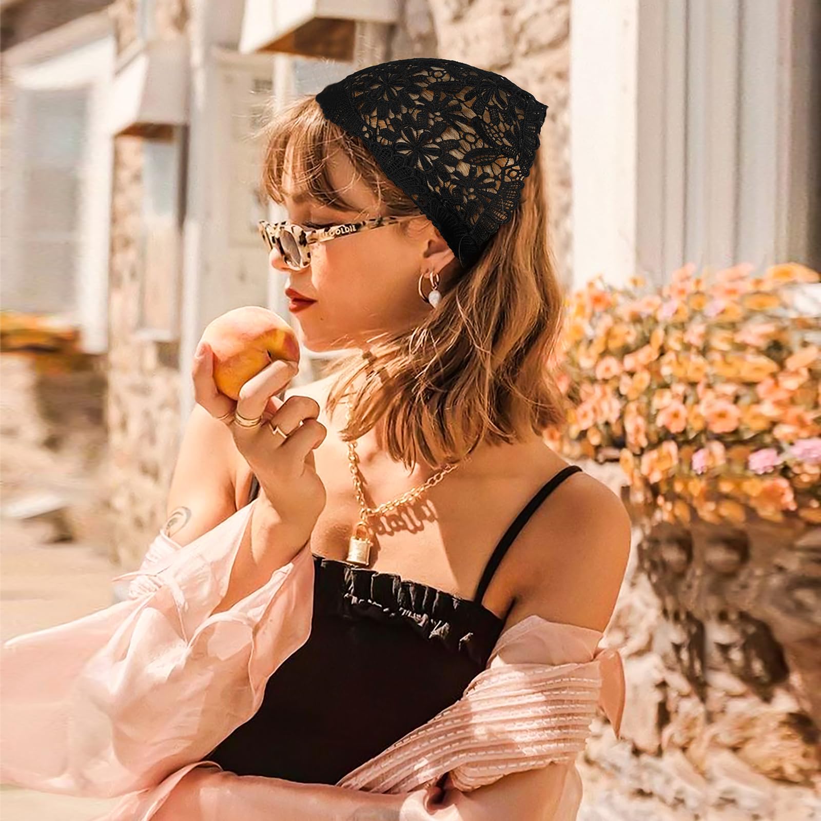 Welrog motif crochet chic, adapté pour occasions décontractées ou festives.