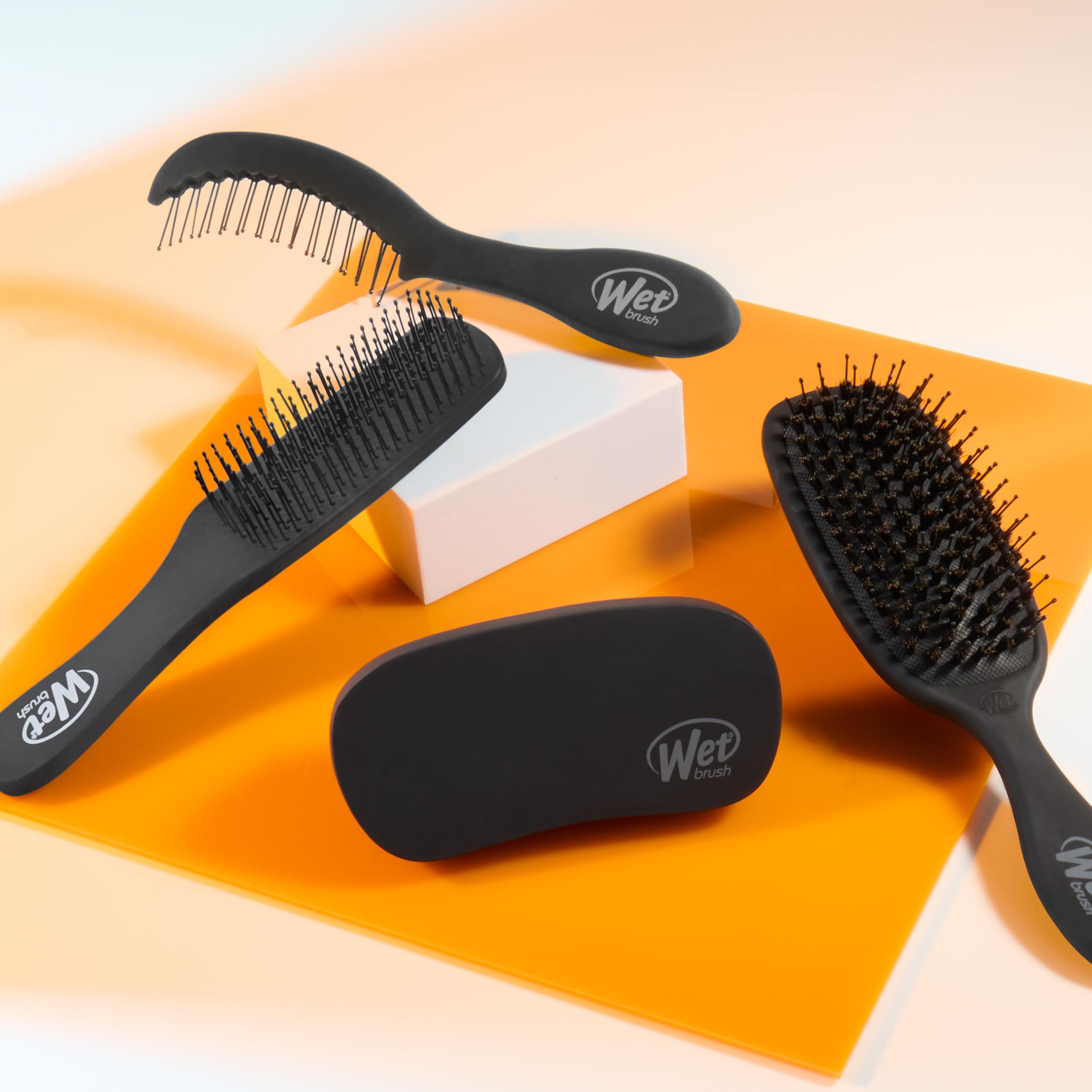 Wet Brush Shine Enhancer brillance naturelle et fini doux après usage