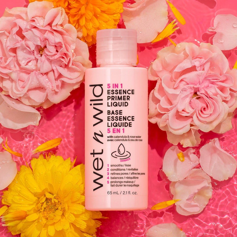 wet n wild base essence 5-en-1, ingrédients calmes pour peau hydratée.