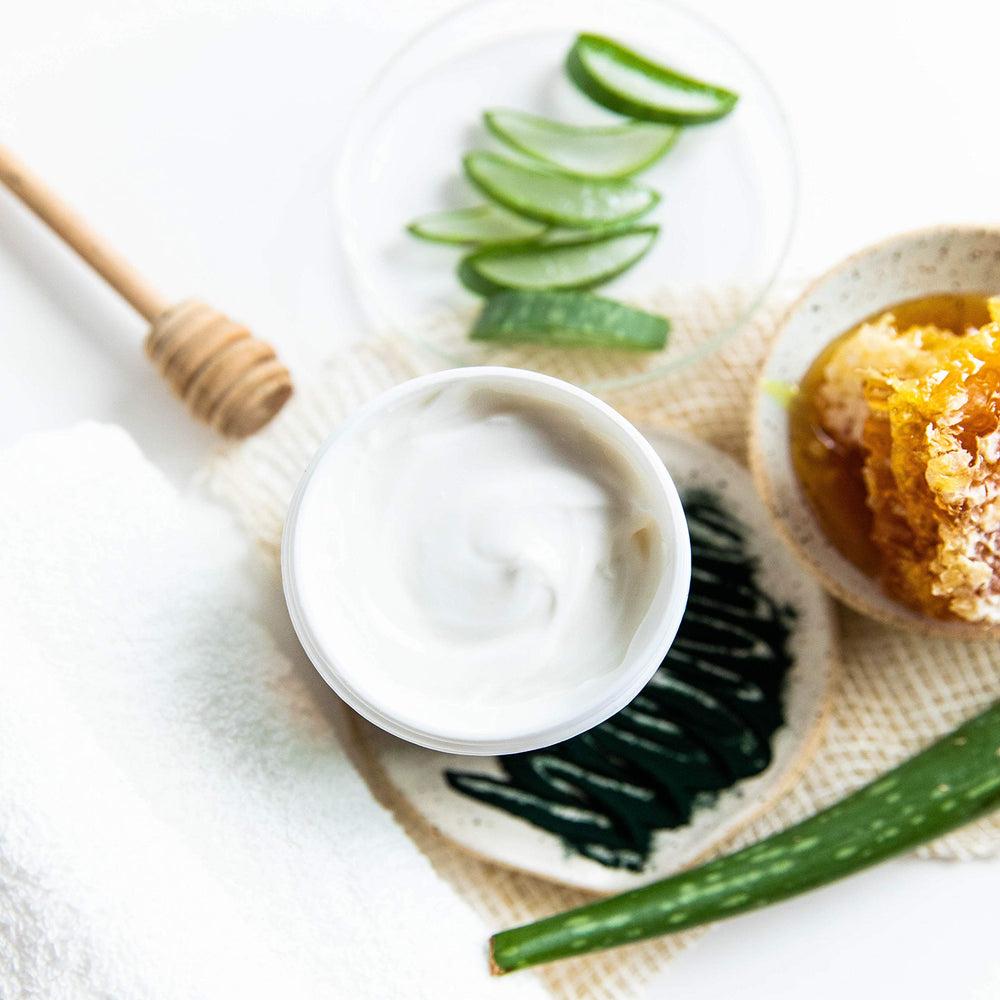 Wild Naturals Manuka Honey Crème Formule Naturelle sans pétrole ni colorants.