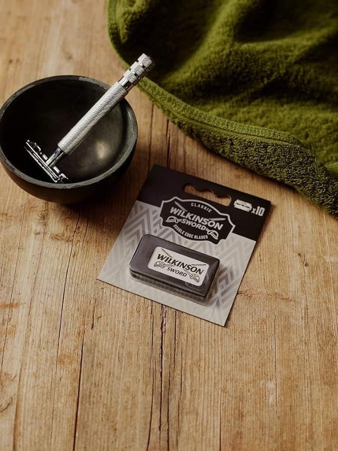 Détails des lames Wilkinson Sword Classic DE: acier résistant et finition soignée.