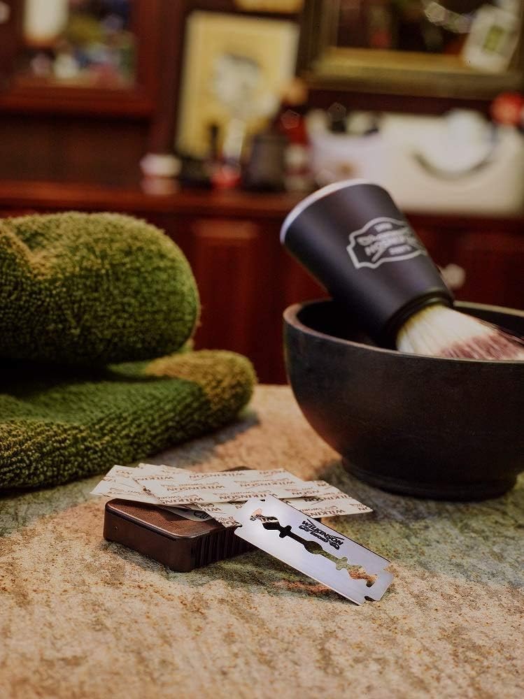 Wilkinson Sword Classic DE – lames stockées en étui, prêt pour le remplacement.