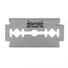 Détail des lames Wilkinson Sword Classic DE: tranchant net et précis.