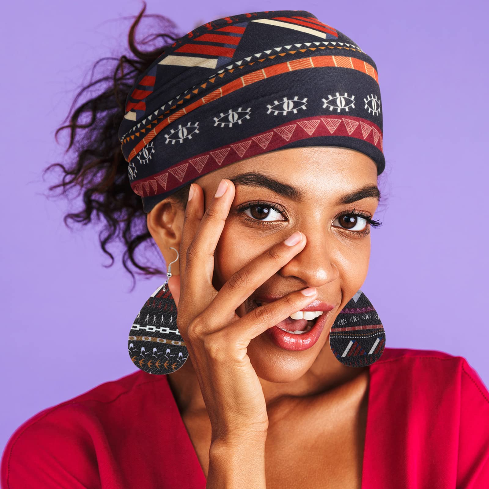 Détail double-face des motifs africains, couleurs vives pour assortir votre tenue.