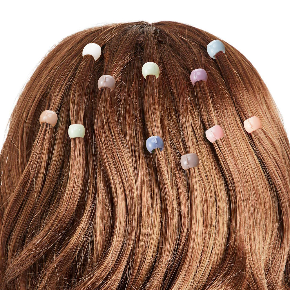 Coiffure rapide avec les pinces WILLBOND mini, légère et pratique.