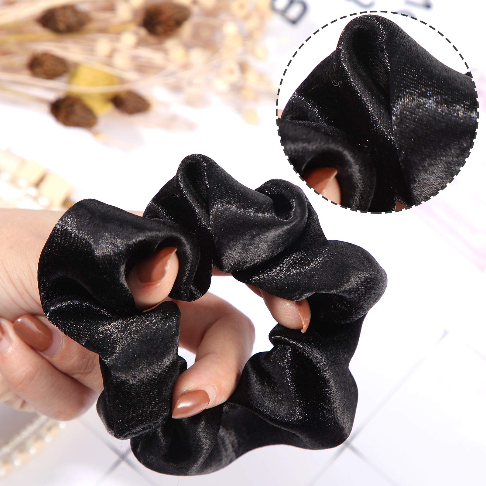 Willbond scrunchies satin noir usage quotidien, idéal pour cheveux détachés ou noués.