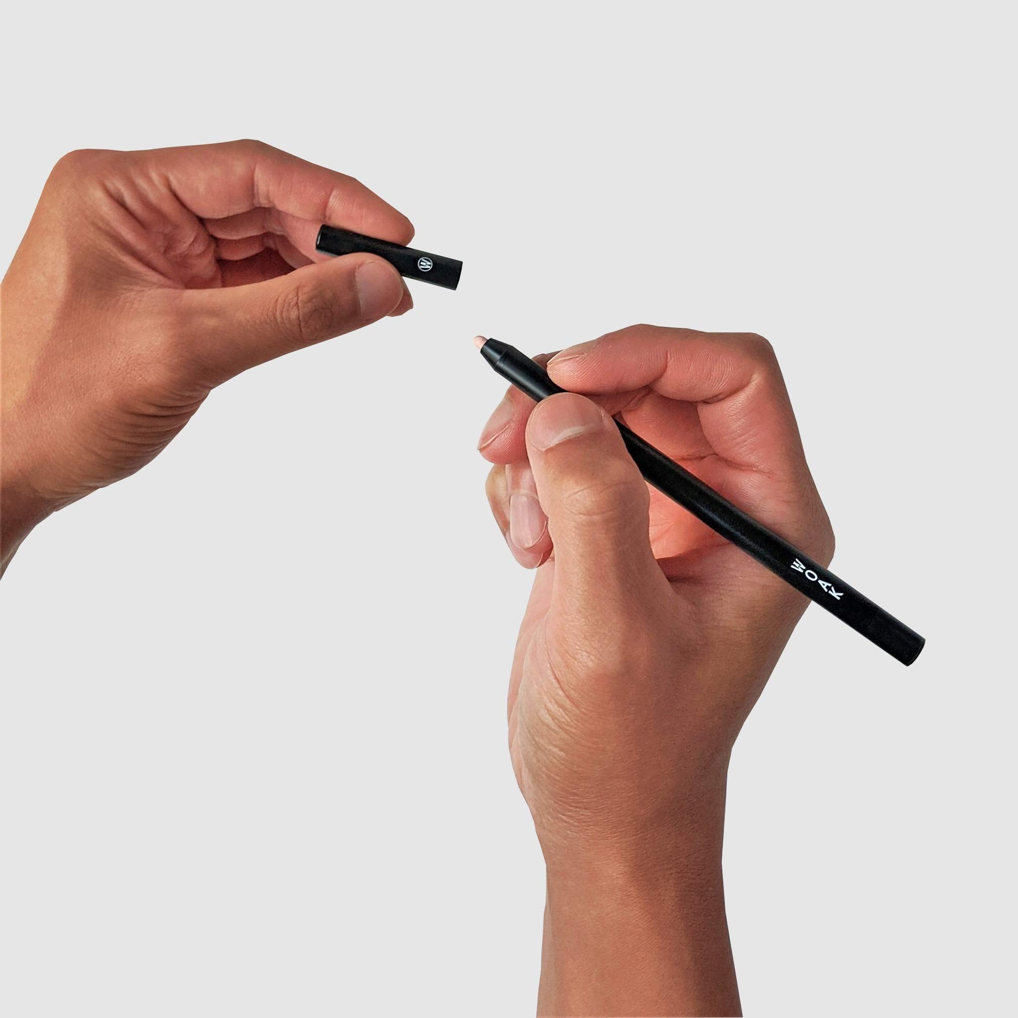 WOAK Design minimaliste et boîtier portable, pratique à emporter.