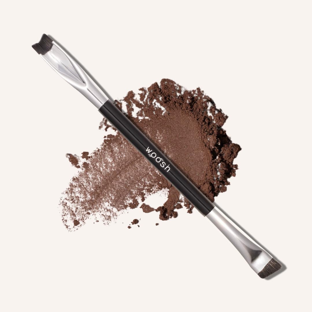 Woosh Corner Brush Eye Stamper dans son emballage élégant et pratique.