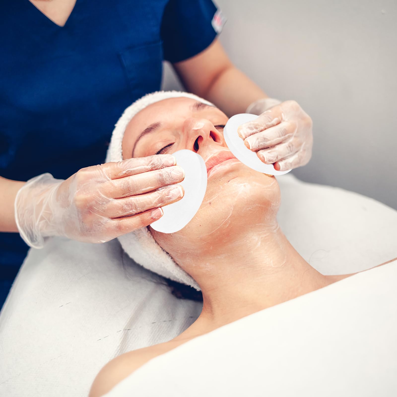 Éponge visage compressée Woozettn pour le rinçage et l'application de lotion.