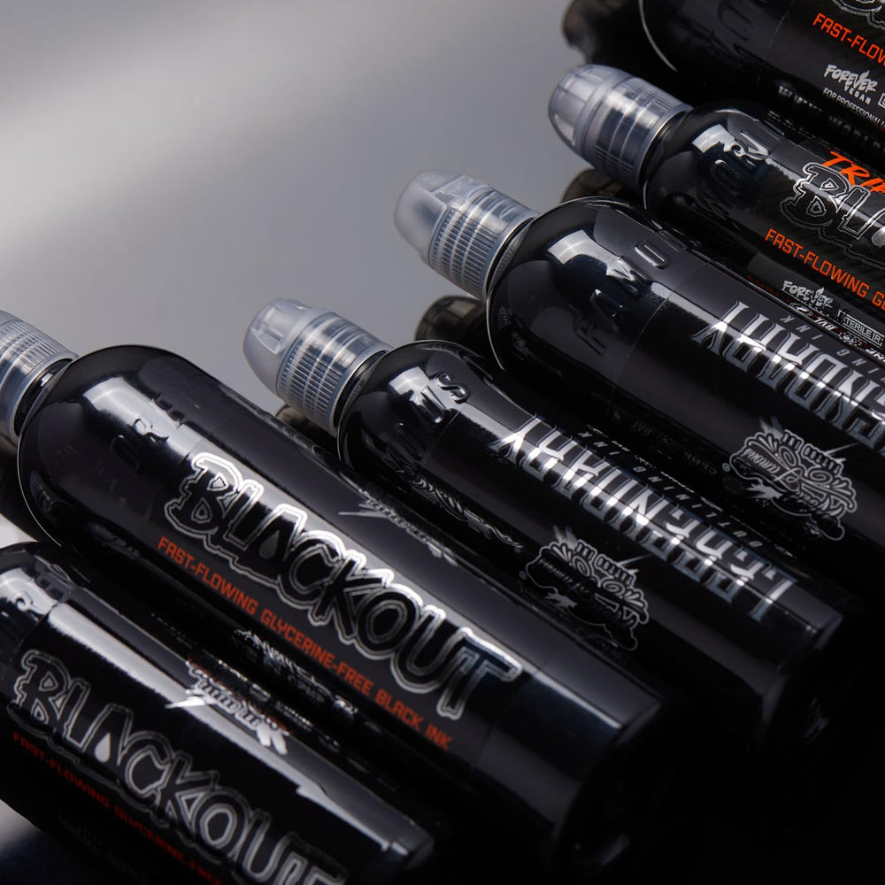 World Famous Tattoo Ink – saturation rapide pour ombrage et contour homogène.